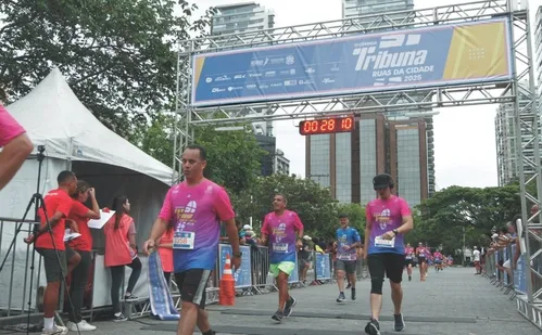 
          Imagem ilustrativa da imagem Veja imagens dos participantes da Corrida Tribuna Ruas da Cidade
          