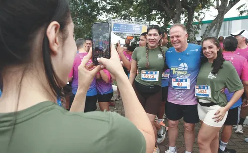 
          Imagem ilustrativa da imagem Veja imagens dos participantes da Corrida Tribuna Ruas da Cidade
          
