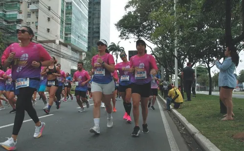 
          Imagem ilustrativa da imagem Veja imagens dos participantes da Corrida Tribuna Ruas da Cidade
          