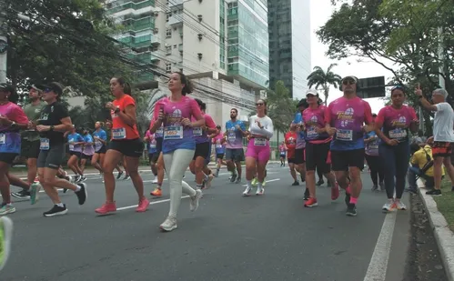 
          Imagem ilustrativa da imagem Veja imagens dos participantes da Corrida Tribuna Ruas da Cidade
          