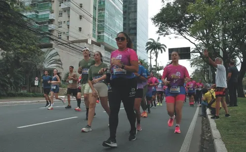 
          Imagem ilustrativa da imagem Veja imagens dos participantes da Corrida Tribuna Ruas da Cidade
          