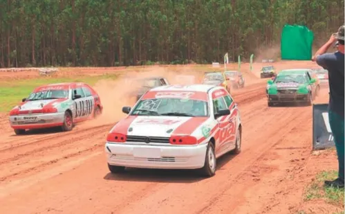 
          Imagem ilustrativa da imagem Velocidade na terra: Liliu e Strey são os campeões
          