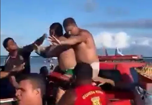 
          Imagem ilustrativa da imagem O que comerciantes disseram sobre a agressão a um casal em Porto de Galinhas
          