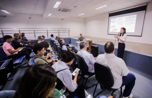 
          Imagem ilustrativa da imagem Virada Recife 2026 amplia área do público e muda acesso ao evento no Pina
          