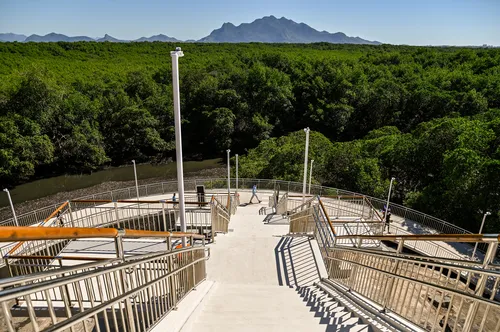 
          Imagem ilustrativa da imagem Vitória de Frente para o Mar
          