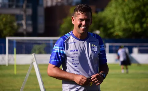 
          Imagem ilustrativa da imagem Vitória embalado para a estreia no Capixabão diante do Vilavelhense
          