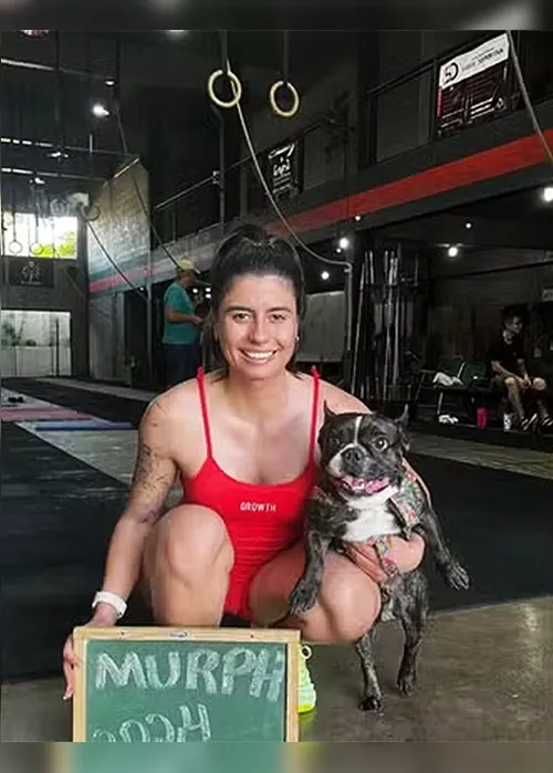 
          Imagem ilustrativa da imagem Advogada que salvou mãe e primo de incêndio ao se pendurar no 12º andar de prédio desperta do coma
          