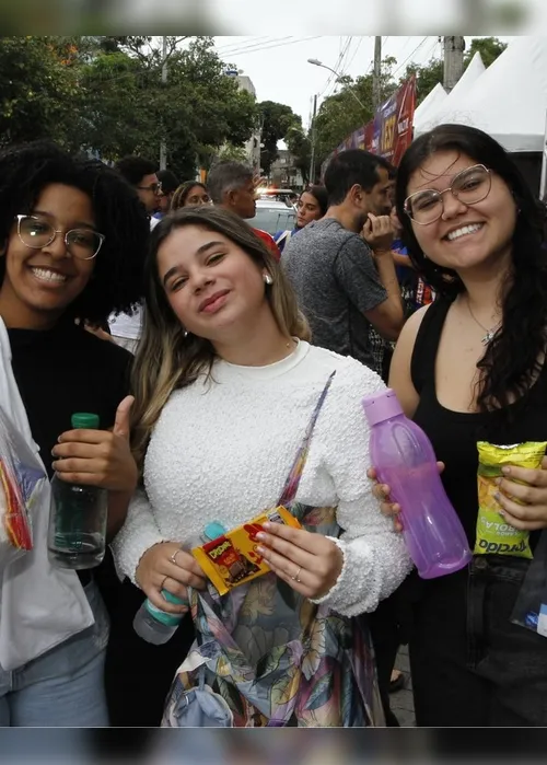 Imagem ilustrativa da imagem Encontro de gerações no primeiro dia do Enem