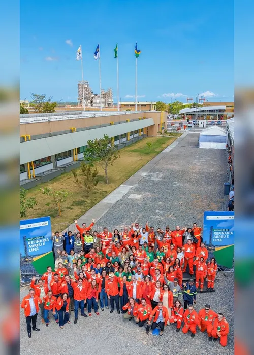 
          Imagem ilustrativa da imagem Lula volta à Refinaria Abreu e Lima e diz que expansão da obra é orgulho do Brasil
          