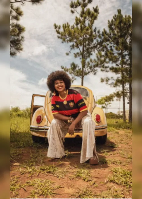 
          Imagem ilustrativa da imagem Sport, Náutico e Santa lançam camisas do filme "O Agente Secreto"
          