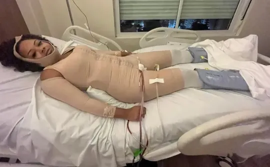 Imagem ilustrativa da imagem “Cirurgia X-Tudo”: Médico é condenado a 5 anos por deformar paciente