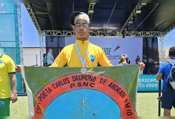 José Cézar Santos, estudante da Escola Poeta Carlos Drummond de Andrade, em Petrolina, brilhou nos Jogos Escolares Sul-Americanos 2025