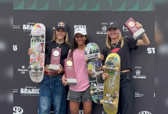 Imagem ilustrativa da imagem Rayssa Leal resolve na 1ª volta e é pentacampeã do STU Rio de skate street