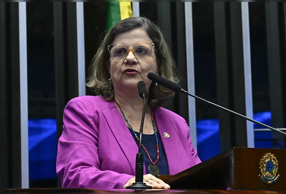 Senadora teve um corte na testa