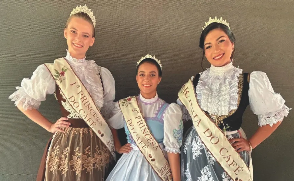 Princesas e rainha do Café de Itarana destacam a força da tradição em Alto Jatibocas