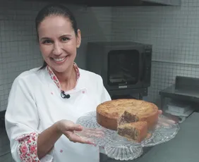 Imagem ilustrativa da imagem Aprenda a fazer uma torta de cookie crocante recheada com creme de avelã