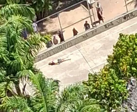 Imagem ilustrativa da imagem Ataque a tiros deixa um morto e feridos em praça da Madalena, no Recife