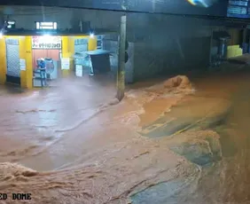 Imagem ilustrativa da imagem Aulas são suspensas em Juiz de Fora após fortes chuvas deixarem ao menos 14 mortos