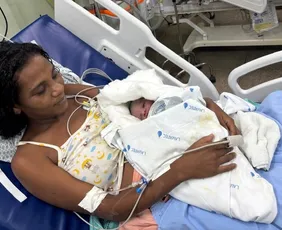 Imagem ilustrativa da imagem Bebê nasce dentro de carro de aplicativo na chegada a Pronto Atendimento em Vitória