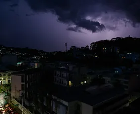 Imagem ilustrativa da imagem Chuva intensa volta a atingir Juiz de Fora e provoca novos desabamentos