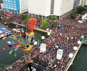 Imagem ilustrativa da imagem Do Frevo ao Brega: Confira a programação completa e atrações do Galo da Madrugada