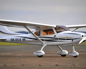 Imagem ilustrativa da imagem Dois homens morrem em queda de avião no interior do Rio