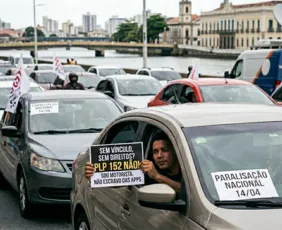 Imagem ilustrativa da imagem Entregadores e motoristas por apps mobilizados contra votação de Projeto de Lei
