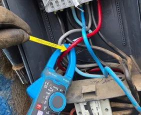 Imagem ilustrativa da imagem Fábrica de manilhas é flagrada com furto de energia em Cariacica