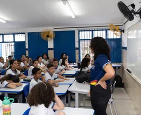 Imagem ilustrativa da imagem Governo de PE envia projeto à Alepe para aplicar piso nacional dos professores