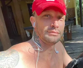 Imagem ilustrativa da imagem Modelo e ex-marido de Isabeli Fontana, Álvaro Jacomassi é preso por tráfico em SC