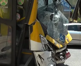 Imagem ilustrativa da imagem Motorista é detido após colisão com sete feridos no Recife; bafômetro deu positivo