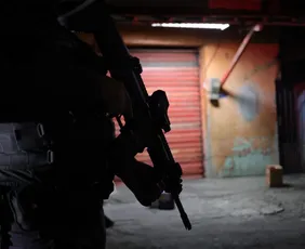 Imagem ilustrativa da imagem PL Antifacção é sancionado sem vetos a pontos polêmicos; veja o que dizem especialistas