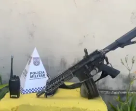 Imagem ilustrativa da imagem Polícia prende quatro e apreende dois fuzis em mais uma operação para retirada de barricadas no Rio