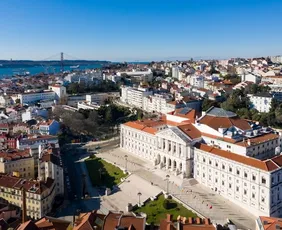 Imagem ilustrativa da imagem Portugal aprova nova lei que restringe acesso à cidadania; entenda o que muda para brasileiros