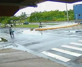 Imagem ilustrativa da imagem Restaurante destruído por avião no RS é alvo de saque: ‘Não respeitam mais nem as tragédias’