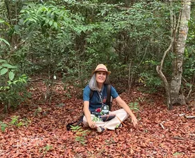 Imagem ilustrativa da imagem Roberta Guimarães lança livro e exposição "Árvore da Palavra" no Recife