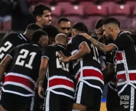 Imagem ilustrativa da imagem Santa Cruz aposta em tabu de 25 anos para vencer o Confiança fora de casa