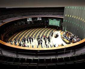 Imagem ilustrativa da imagem Senado aprova projeto que inclui violência contra filhos na Lei Maria da Penha