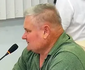 Imagem ilustrativa da imagem Vereador em SC defende matar cachorros soltos na rua: ‘Fazer um servicinho’; veja vídeo