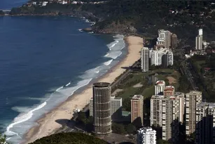 Imagem ilustrativa da imagem Acidente com asa-delta em São Conrado causa morte de homem e deixa mulher em estado grave