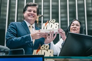 Imagem ilustrativa da imagem Baleia Rossi se manifesta em favor de Rose ao Senado