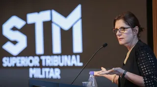 Imagem ilustrativa da imagem Bolsonaro fez descaso com preceitos éticos dos militares, diz MPM