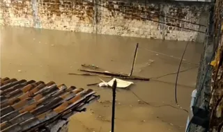 Imagem ilustrativa da imagem Chuvas suspendem aulas e causam transtornos na RMR e Zona da Mata