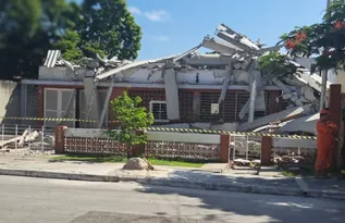 Imagem ilustrativa da imagem Galpão em construção desaba e atinge residência em Jaboatão dos Guararapes