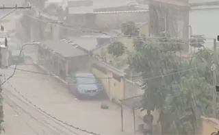 Imagem ilustrativa da imagem Idosa morre e 600 ficam desalojados após temporal na região metropolitana do Rio