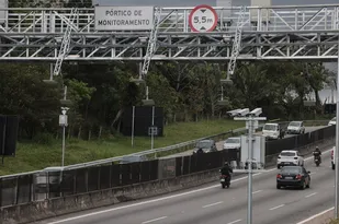 Imagem ilustrativa da imagem Maior devedor do ‘free flow’ passou mais de 5 mil vezes por pedágio e pagou só 54 tarifas