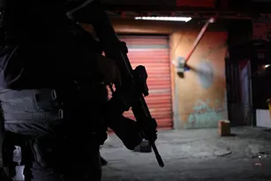 Imagem ilustrativa da imagem PL Antifacção é sancionado sem vetos a pontos polêmicos; veja o que dizem especialistas