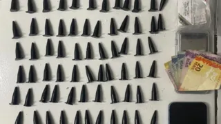 Imagem ilustrativa da imagem Polícia Militar apreende mais de 100 pinos de cocaína no Ibura