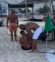 Imagem ilustrativa da imagem Policiais à paisana prendem acusado de chefiar tráfico de Macaé na praia de Copacabana