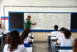 Imagem ilustrativa da imagem Professores da Rede Estadual de educação terão aumento de 5,4%